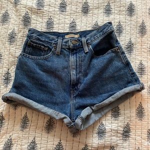 Levi Limited Edition High Waisted Mom Shorts